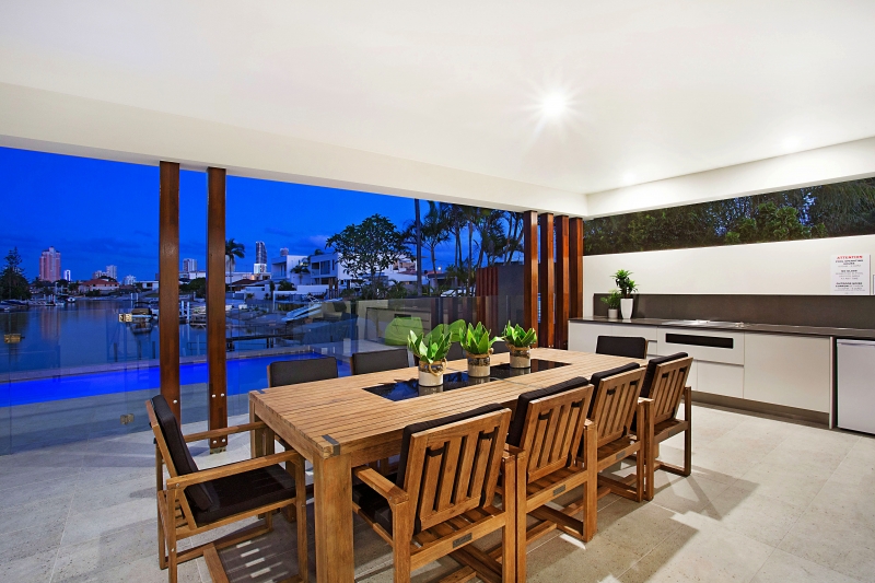 Gold Coast canal front home builders